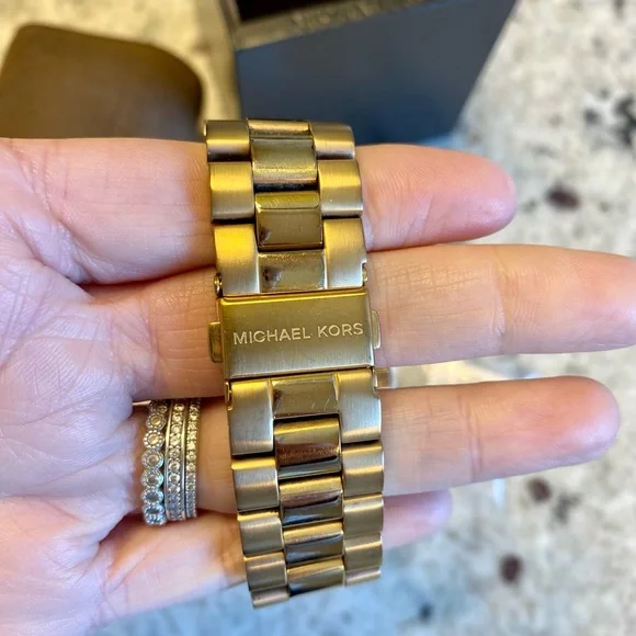 Michael Kors Watch - Picture 3 of 6